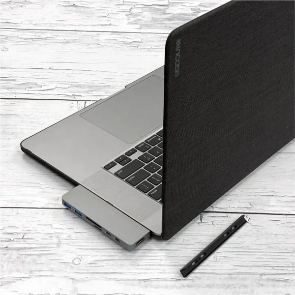 HyperDrive DUO 7 IN 2 USB C Hub - Image 2